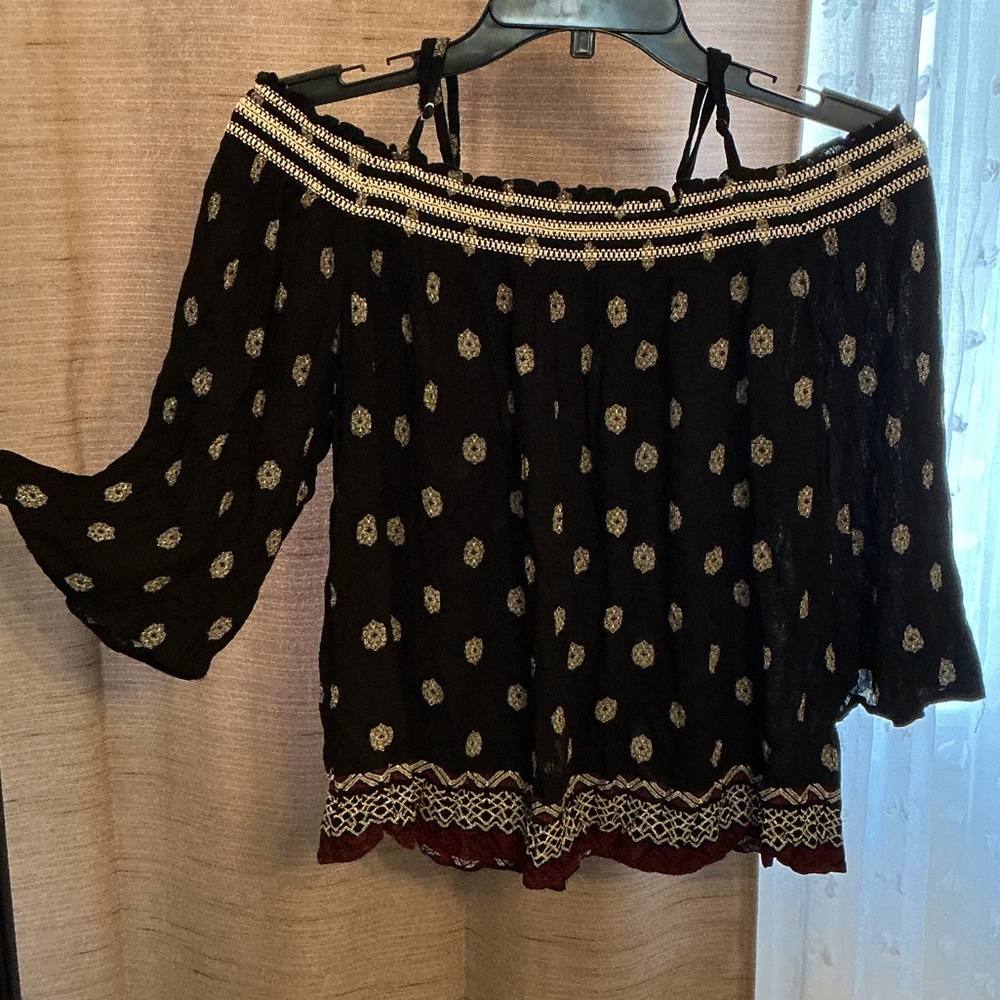 Chic Black and White Patterned Off-Shoulder Blouse